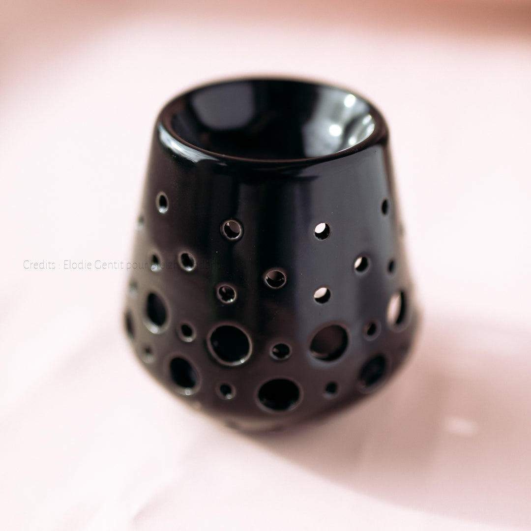 Brûle parfum troué